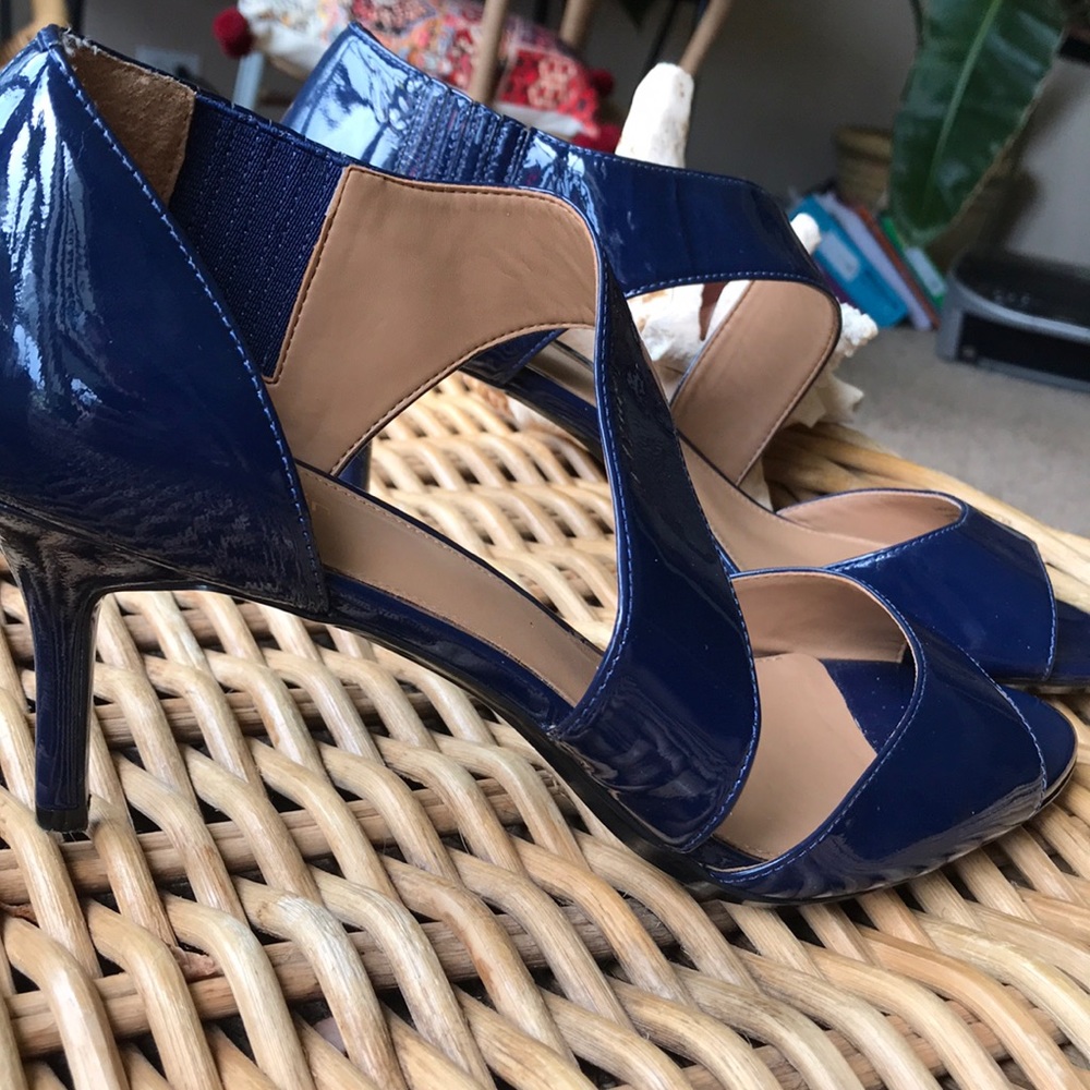 NWOT Calvin Klein blue heels